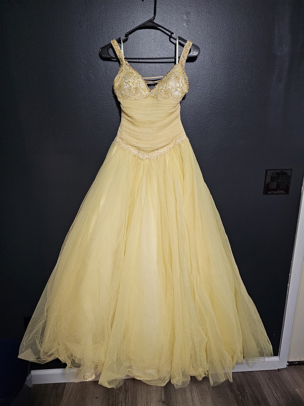 Elegant Yellow Tulle Ball Gown Dress
